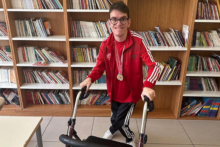 Engelleri Aştı, 3 Altın Madalya Kazandı