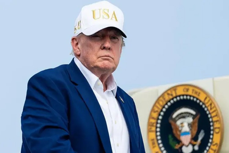 Trump'tan, İran'a yardım eden ülkelere 'ekonomi' tehdidi