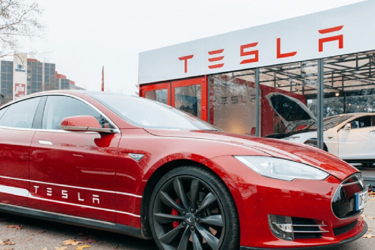Tesla'nın geliri beklentileri karşılayamadı