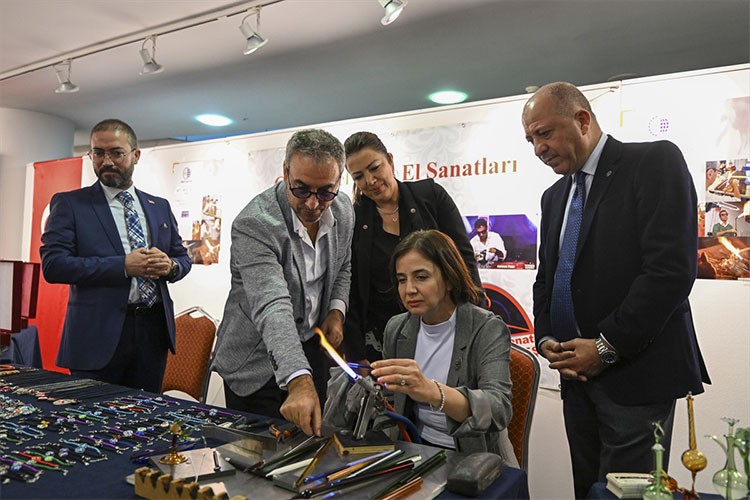 Başkentte "Cam Üfleme ve Cam Sanatı Sergisi" açıldı