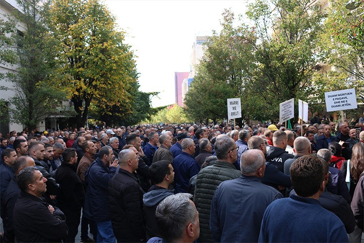 Kosova'da enerji çalışanları gösteri düzenlendi