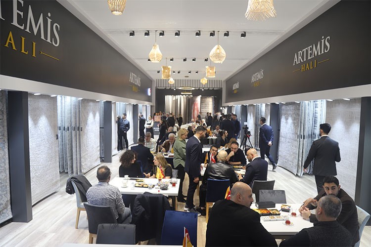 Türk Halı Sektörünün Gücü CFE Fuarı'nda Birleşti