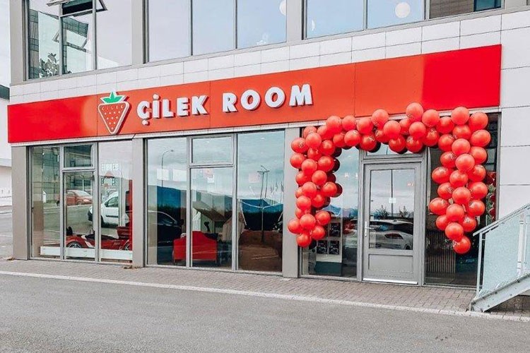 Çilek Martinik'e İlk Sevkiyatını Gerçekleştirdi!