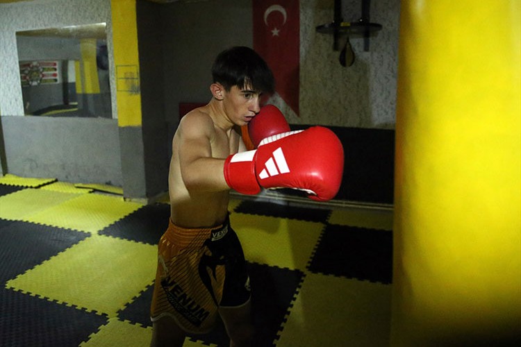 "Atom Karınca" Hamza, yeniden dünya şampiyonluğunun peşinde