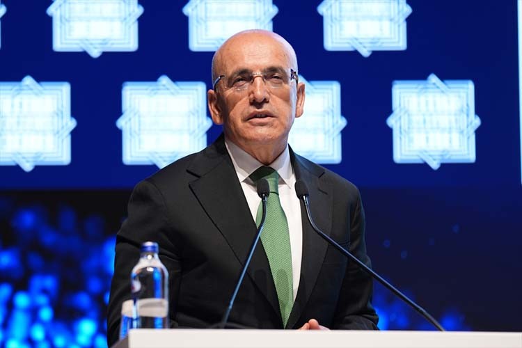 "Olumsuz jeopolitik gelişmelere rağmen mali disiplini koruyoruz"