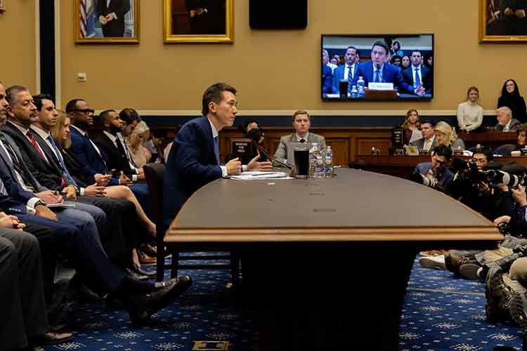 TikTok CEO'su Kongre üyelerini tatmin edemedi