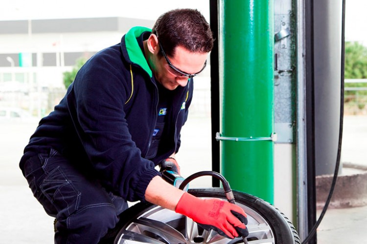 Lastiklerde Nitrojen Gazı Kullanımını Öneriyor