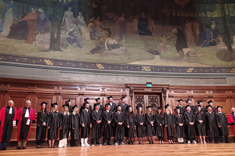 Executive MBA Programı, Paris'te gerçekleşen törenle 2. mezunlarını verdi