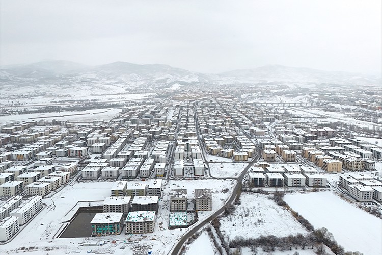 Karla kaplanan Bingöl dronla havadan görüntülendi
