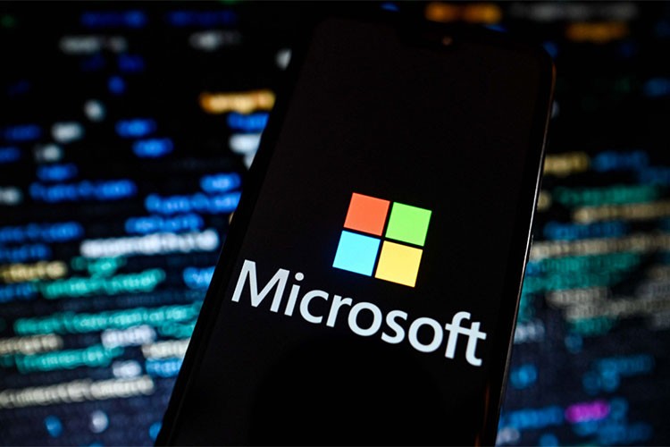 Microsoft'un geliri ve karı üç aylık dönemde yükseldi