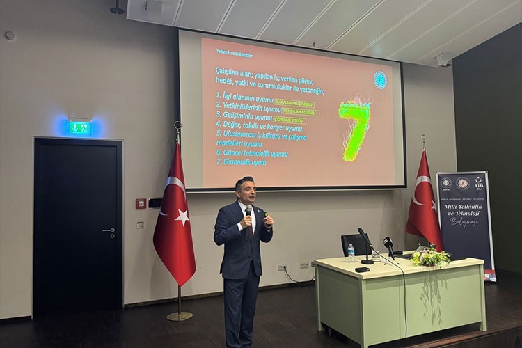 Savunma sanayi firmaları Berlin'de öğrencilerle buluştu