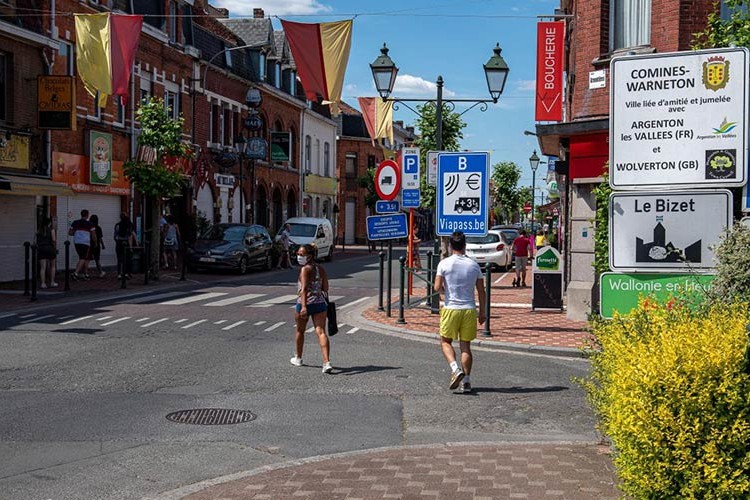 Belçika'da mağazalar yeniden açılıyor