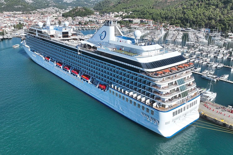 Marmaris'e "Marina" kruvaziyeri 1194 yolcu getirdi