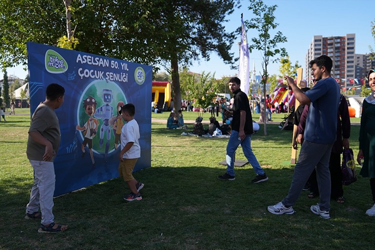 ASELSAN Tekno Macera Tırı Gaziantep'te çocukları bilimle buluşturuyor