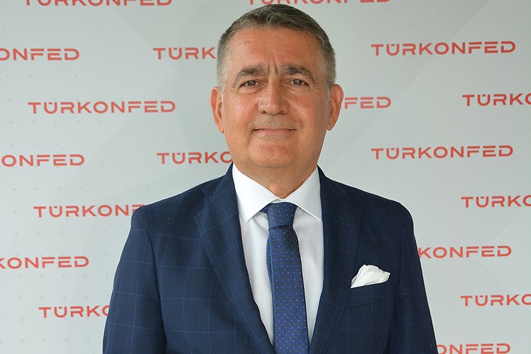 "Türk lirasının değerini koruyarak enflasyonla mücadele etmeliyiz"