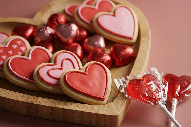 Sevgililer Günü'ne özel 500 TL altı binden fazla hediye seçkisi