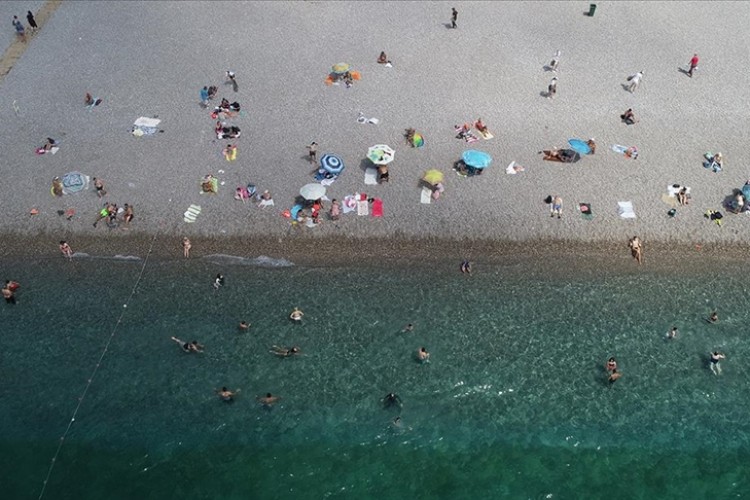 Antalya'da tatil için Ruslar Temmuz'u Almanlar Ekim'i tercih ediyor
