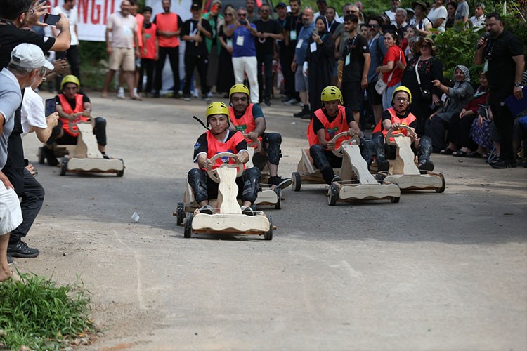 Rize'de Formulaz Tahta Araba Yarışması yapıldı