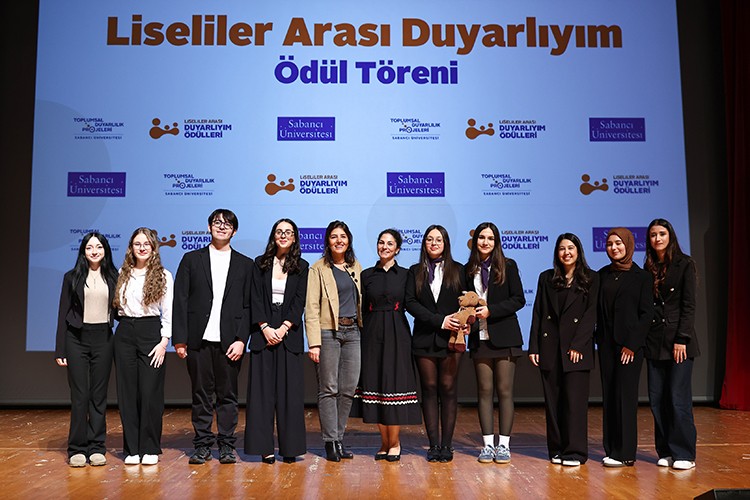 Toplumsal duyarlılığa katkı sunan liseli gençler ödüllendirildi