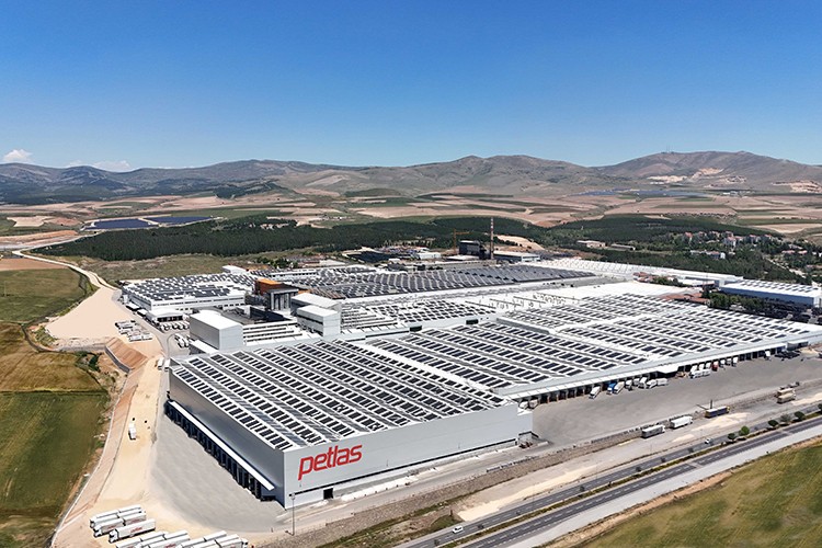 Petlas iş makinesi lastiklerini güçlendirdi