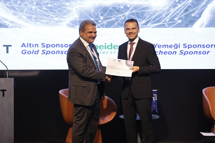 "Dijitali yeşilden ayıramayacağımız döneme geçiş yaptık"