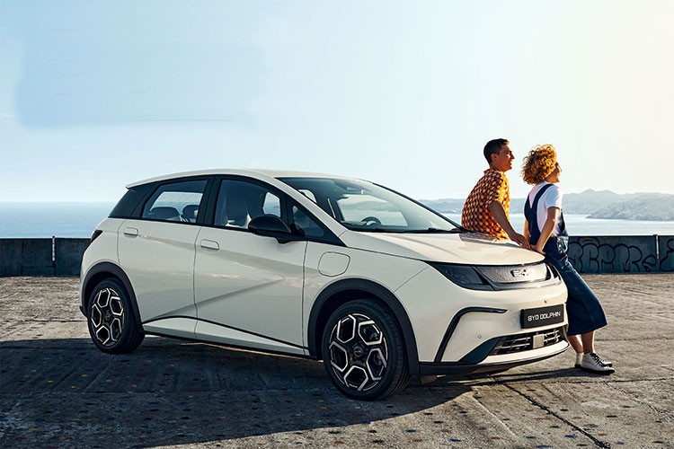 DOLPHIN Avrupa'da Satın Alınabilecek En İyi Otomobil Seçildi