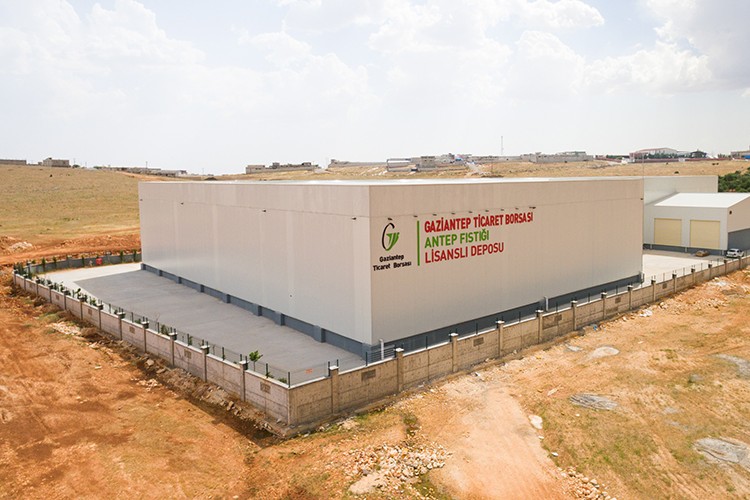 Türkiye'nin ilk lisanslı Antep fıstığı deposu