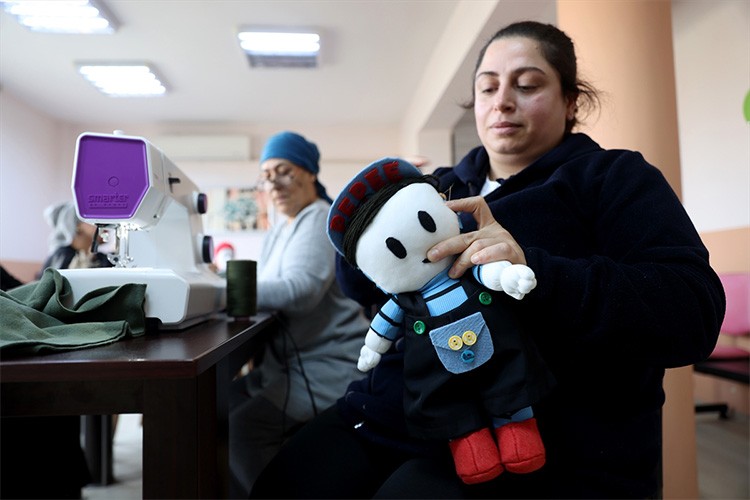 Geri dönüşüm malzemeleri çeşitli ürünlere dönüşüyor