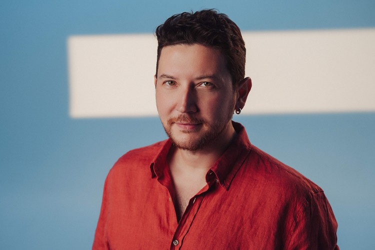 Sevda Beyazı ile yaza çarpıcı bir merhaba