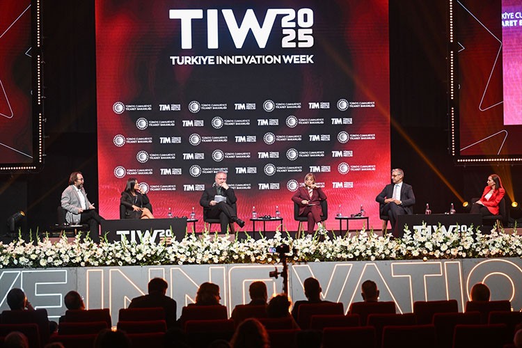 Öğrencilere yapay zekadan faydalanmayı öğretmek çok önemli"