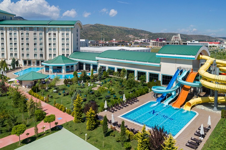 Sapanca ve Afyon'da bayram hareketliliği