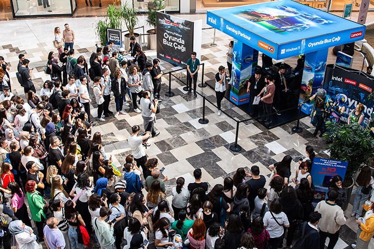 Teknosa mağazalarındaki 'Oyunda Buz Çağı' heyecanı tam gaz