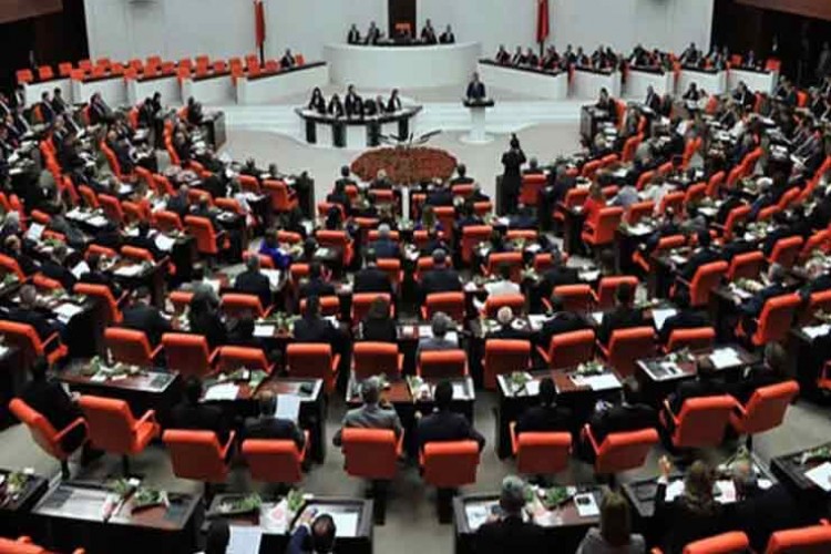 Yeni emekli maaş teklifi TBMM'den geçti