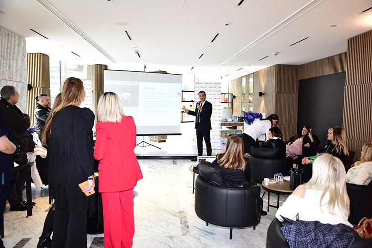 Yeni şubede yılbaşı daveti