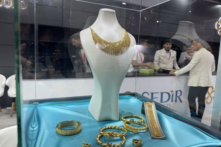 Mücevher sektörü Antalya'da buluştu