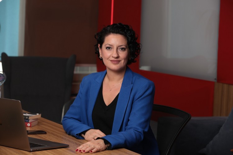 Müşteri deneyimi yönetimi alanında çalışmaya kadınlar daha istekli