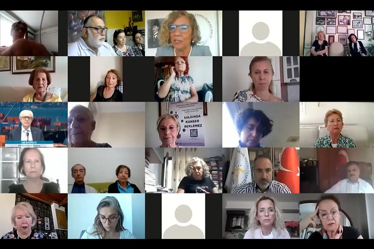 İzmir'de ihracatın duayenlerine ödül