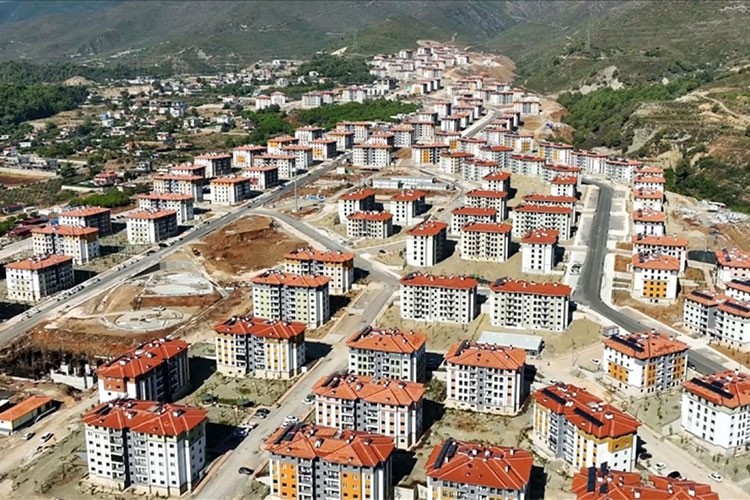 Depremden etkilenen illerde nüfus yeniden artmaya başladı