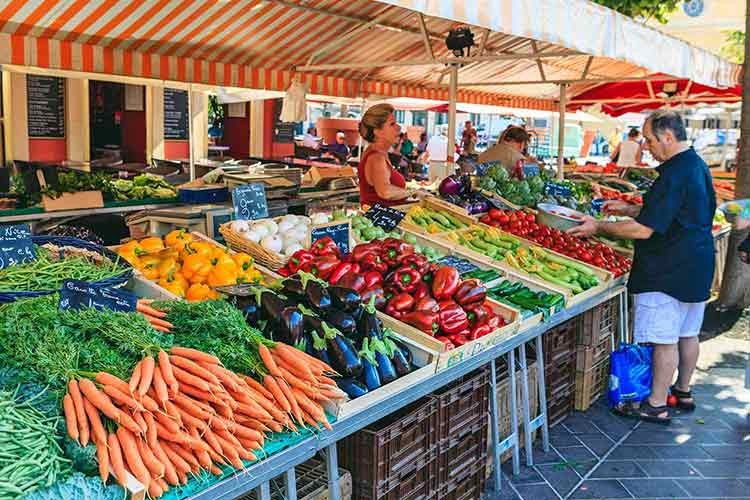 İngiltere'de gıda fiyatlarında son 45 yılın en sert artışı
