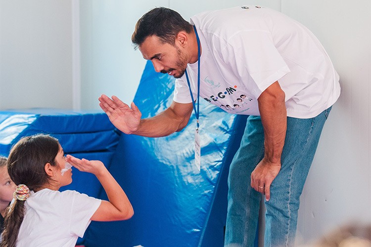 Ççocukları şampiyonlarla buluşturdu