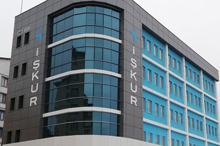 2,3 milyon kişi iş arıyor başvurular gençlerde yoğunlaşıyor