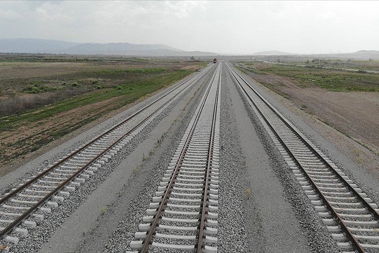 Kalkınma Yolu Türkiye'yi merkeze taşıyor