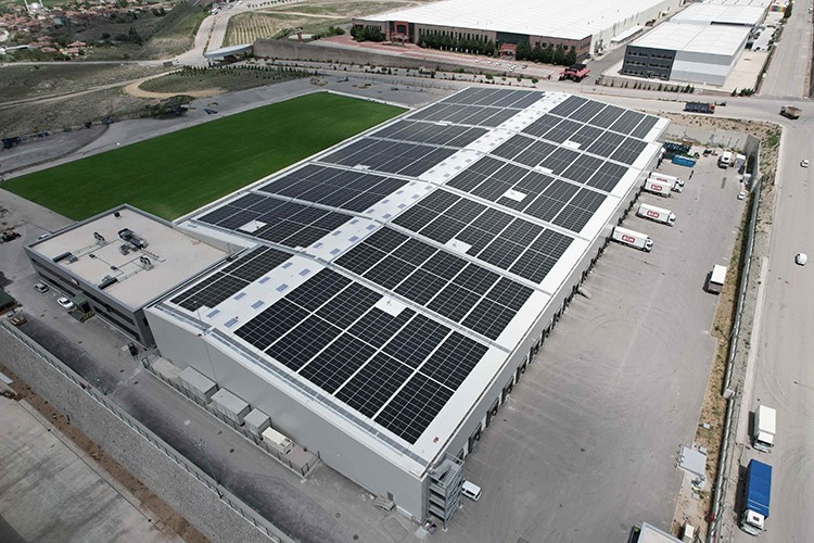 Yatırımlarına devam ediyor