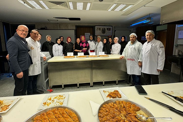 Kadın ustalar en iyi baklavayı yapmak için yarışıyor