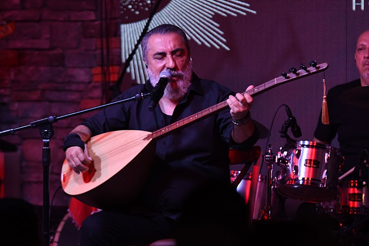 "Biz alkışla mkotive oluyoruz"