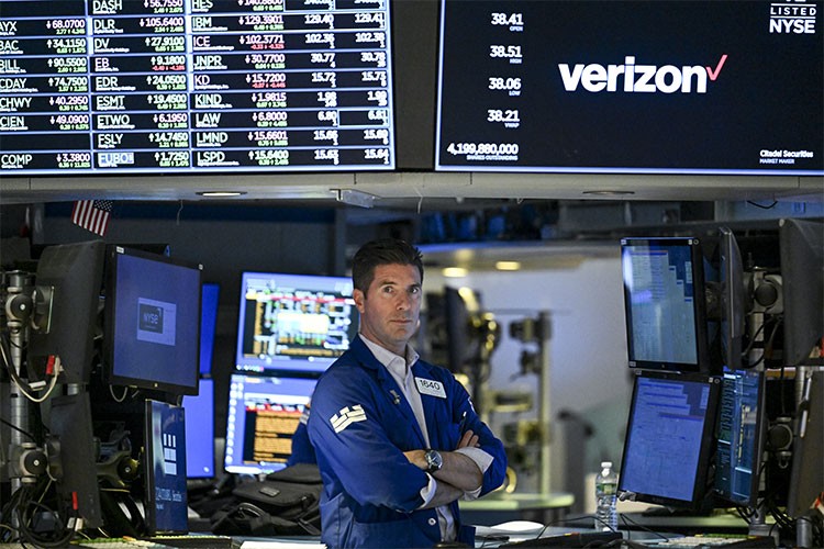 New York borsası karışık seyirle açıldı