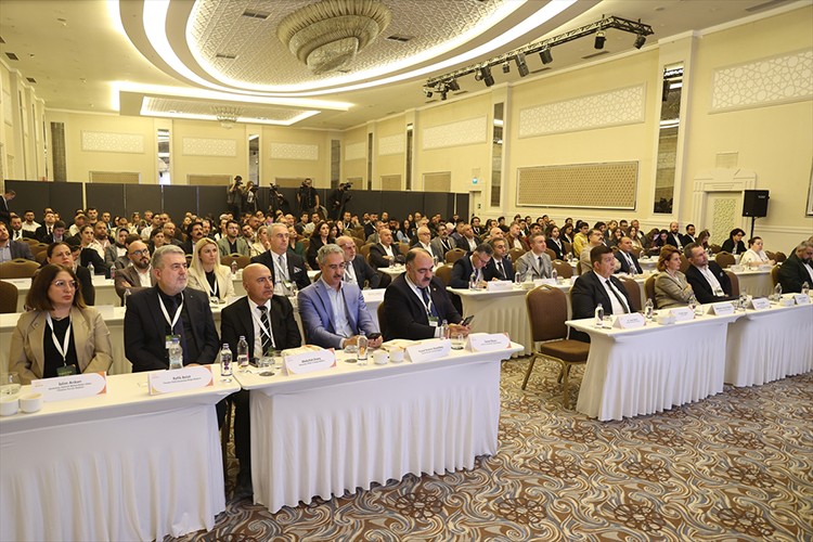 "Daha İyi Bir Gelecek" buluşmalarının ilkini Gaziantepli KOBİ'lerle gerçekleştirdi