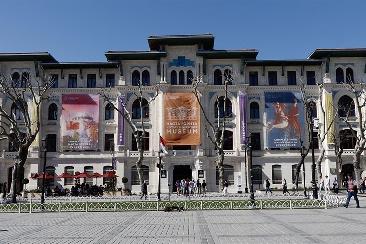 İstanbul'un ve Ayasofya'nın tarihine ışık tutuyor
