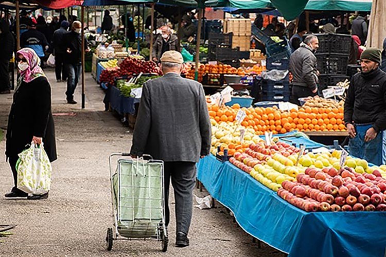 Açlık sınırı asgari ücretin bin 390 lira üzerinde