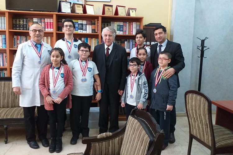 Ahmet Şimşek Koleji: Asıl olan öğrencinin sağlığı ve mutluluğudur!